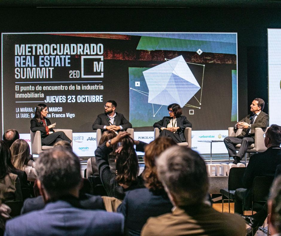 Metrocuadrado Summit - Pantalla LED y ponencias en Vigo