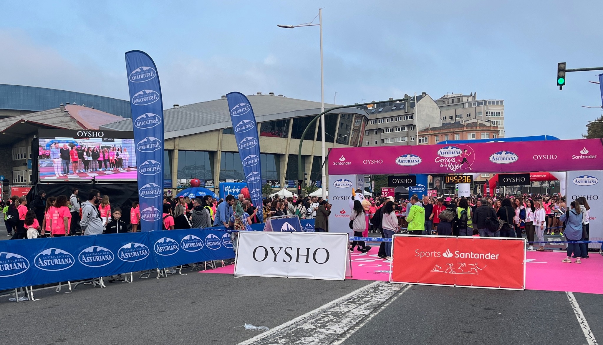 Carrera de la Mujer A Coruña - Pantalla LED en formato cubo en Riazor
